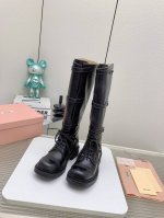 出厂短靴 ，长靴 高版本 Miu Miu Fw24 New Arrival～ 缪缪秋冬秀款 短靴新品经典机车靴造型，帅气摩登 代购级别断货王爆款 Miumiu谬