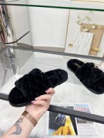 平底 厚底 驴家 Louis Vuitt 秋冬新款纯羊毛拖 厚底增高外穿羊毛拖 菱格交叉羊毛拖 菱格一字羊毛拖，小个子必入款 增高显瘦 精致高级 慵懒又不乏高级