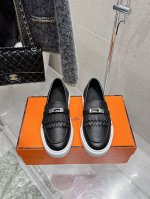 代购级 情侣款 男10 Hermes 爱马仕 H家 Game Kelly扣厚底乐福鞋 小牛皮乐福鞋风格免系带休闲运动鞋，搭配功能性镀钯Kelly鞋扣。 原版定制