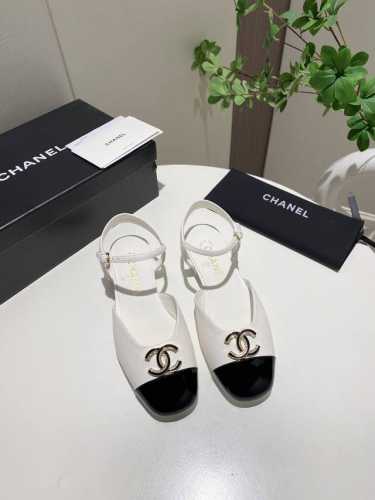 高品质出厂350。25P双扣式玛丽珍凉鞋。Chanel 香奈儿 凉鞋 舒适百搭，时尚名媛风十足。 面料：羊皮拼漆皮 垫脚：羊皮垫脚， 真皮大底。 码数：35-3