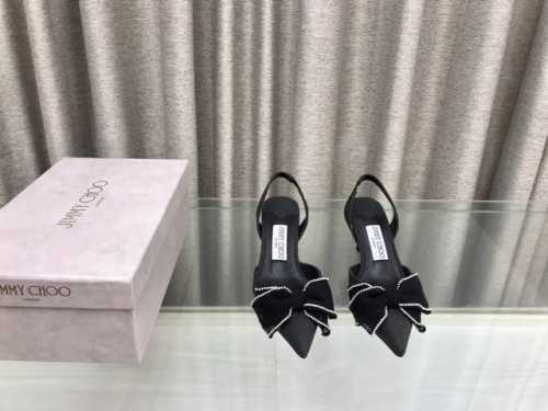 Jimmy Choo 经典不败春夏新品爆款蝴蝶结凉鞋 鞋面：原版定制bingbing特殊材料配织带烫钻蝴蝶结！澳钻点缀蝴蝶结，时尚国内外博主的时尚街拍！ 内里：