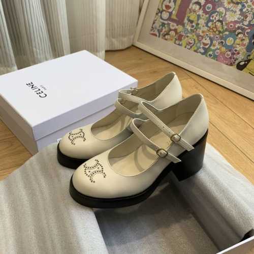 Celin*赛琳 2024早秋新品 复古尖头玛丽珍高跟鞋 被问无数次的粗跟玛丽珍！！增高显腿长 粗跟玛丽珍简直是心头爱 可以跑起来的“矮子乐” 上脚秀气又显瘦，