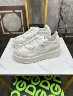 情侣款 Dg 最新运动休闲鞋时尚百搭，可为各式造型增光添彩。塑造独具动感活力与摩登气息的精致设计，尽显现代优雅格调。 Size：35-46 45、46订做不退换