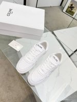 出厂价Pp 赛琳 Celine 2025春夏新款Block Triomphe凯旋门运动鞋系列上新鞋面采用原版定制头层牛皮鞋身带有品牌元素压花图案，鞋头冲孔设计穿