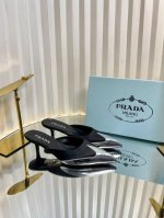 350Pra*D普拉*达2025Vs最新走秀爆款时装单鞋系列 …… 【尖头低跟单鞋】 prada早春T台走秀网红同款＂造梦不夜城＂，Prada能在重要场合上用得