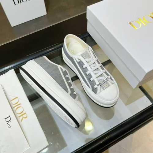 Dior迪奥2024Walk'n系列 皮面印花厚底帆布鞋 休闲运动鞋原版购入开发 做货 这款 Walk'n'Dior 厚底运动鞋是一款时尚单品，提升该系列的格调