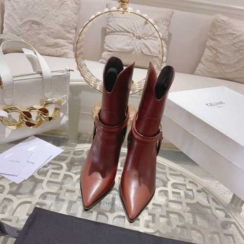 顶级品质celine 赛琳 2024Ss秋冬走秀新款！凯旋门五金扣高跟尖头短靴！这款靴子强烈推荐、五金扣带子设计简单的尖头短靴，果断就爱上了它[嘴唇]简约可以让