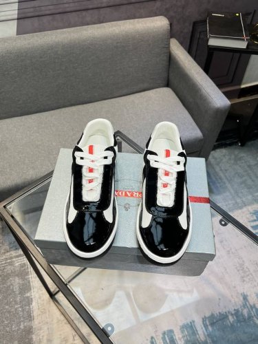 PRADA 普拉达 休闲鞋 正码码数: 38-44 45可定做 商品材料：精选 牛皮材质，真皮内里 原版大底