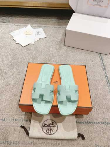 Hms 顶级版本 经典h拖鞋人手必备的基础款真正的手工鞋，精致纯手工打造，夏天的百搭神器！ %购入正品1：1定制，楦型、原模具、皮料，都专为这款而定制的。Ps: