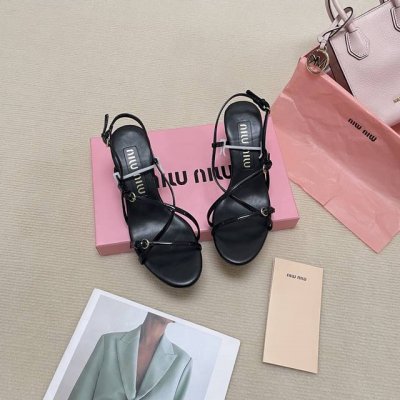 出厂：140 miu Miu 2025专柜 顶级专柜 初夏新款 官网上新 全球首发 Miumiu 25S -系带凉鞋/Miumiu凉鞋/Miu/ 小红书初夏新款