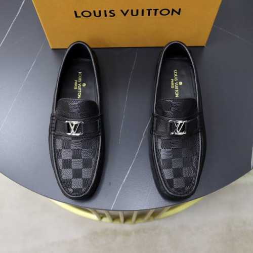 出厂价： 原单品质品牌：Lv路易威登标准码：男码38 44 45、46可以定做等级：官网同款 高品质男鞋材料：定制头层小牛皮 搭配水染牛皮内里 牛皮踮脚 原版防