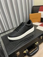 出厂价： Lv-路易威登 奢牌运动休闲鞋，进口原版牛皮材质，网布内里 高档舒适，原版大底轻盈耐磨！纯手工制作，细节决定品质！38-444色可选