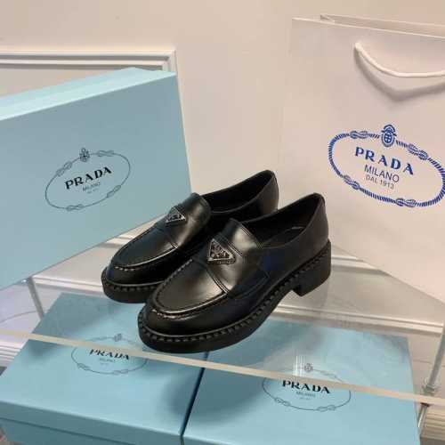橙子出厂价 Prada 普拉达 经典三角标休闲乐福鞋 复古小皮鞋 上脚无敌好看简直万种搭配，随意穿搭拿捏的稳稳的，Hold的各种穿搭场合，简直就是夏天的灵魂绝配