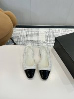 香奈儿最新色出厂价P 真皮底 顶级！ Ch***L 小香万年经典款 百搭系列 顶级系列芭蕾平底鞋 奢华永不退去的经典～材质:进口混种小羊皮 进口毛呢 内里垫脚：