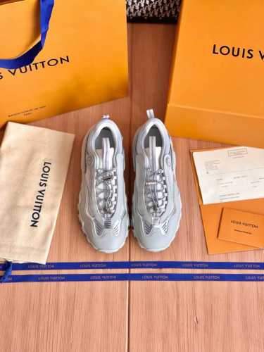 Lv Rush运动鞋整双鞋子采购zp开发打造，全部定制材料，独家开模大底，细节全部对版出货，连包装也做到跟正品一样 码数:35-40