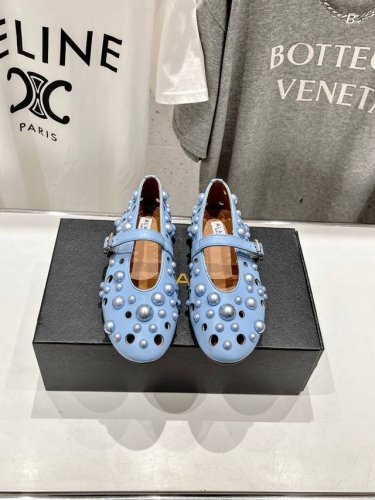 高版本出厂 独家新品 Alaia 阿莱亚24Ss 走秀款糖果色网面平底芭蕾舞鞋 最近超火的一款平底鞋 章小蕙同款 甜酷芭蕾风 人气超高的一款芭蕾舞鞋，浪漫又迷人