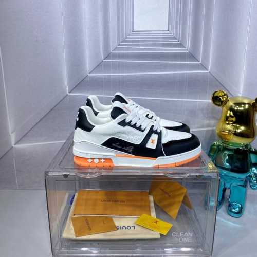 2024 路易威登走秀滑板鞋爆款， LOUIS VUITTON Trainer无疑是奢侈品牌推出的最成功的Sneaker之一，不过探索的脚步并不会停，LOUIS