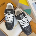 顶级版本：情侣款 Lv 路易威登L家 驴牌 Trainer系列 情侣款 休闲 运动鞋 滑板鞋 原版购入开发 做货 本款 Lv Trainer 运动鞋取材 Mon