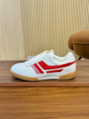 出厂价 汤姆 TOM FORD 美国时尚轻奢2025爆款款size：39-45TOM FORD来自欧美品牌，贸易原单，国内罕见，不易撞款 春夏穿到秋冬，跨越温差