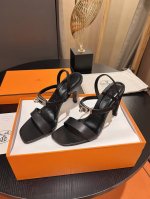 冲量价: 将经典延续 Hermes 爱马仕经典h高跟凉鞋系列 时尚经典又百搭 超级舒服 历时半年拆卸原版开发 匠心精神 每个细节都做到极致 设计简约流畅 打造时