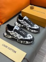 商品名称：Louis Vuitton 路易 威登 正规码数: 38-44 休闲鞋 商品材料：精选 牛皮鞋面，柔软羊皮内里；原厂大底。