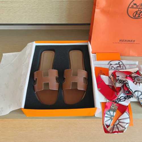 批发直销 Hermès 包装升级，版型做工材料升级。Hermes纯手工鞋 产品爱马仕拖鞋 早春新款原版一样， 师傅级纯手工打造 ！高端定制，独家产品，行业采用：