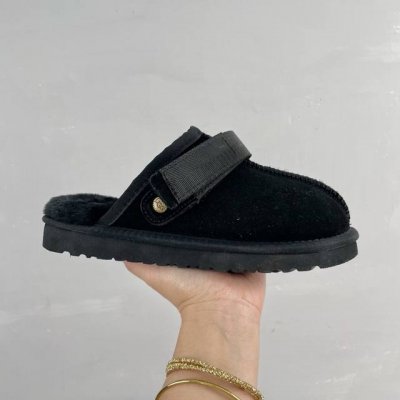 出厂： 定制色 Ugg 秋冬新款雪地靴 平底拉娜拖 毛毛拖鞋 包头半拖 码数：35-40