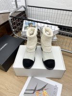 顶级版本 Chanel香奈儿秋冬新款袜子靴 飞织毛线靴 袜筒采用针织弹力毛线，上脚舒适显瘦！靴筒可下翻调节高度，搭配各种长短下装毫无违和感，可尽情实践关于美的各