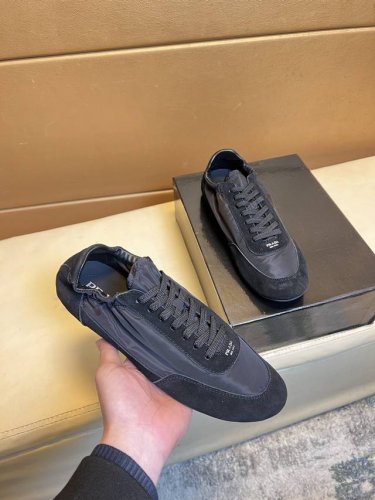 PRADA 经典原单版本 普拉达：顶级代购男士最新专柜同步发售，意大利进口优质原版：品牌丝绸小牛皮 鞋身高周波品牌logo 品牌高丝光帆布布匹 鞋舌丝印品牌lo