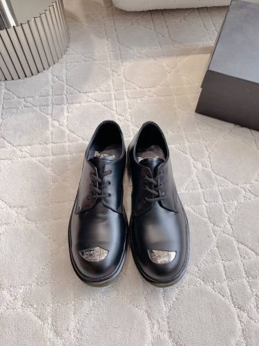 出厂价 男女同款 Dr.Martens 经典做旧马丁鞋 朋克风的设计又帅又酷 上脚太绝了 鞋面牛皮 内里垫脚羊皮 原版开模大底 女码36-39 40定做 男码3