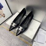 出厂价 Celine 赛琳24Ss 早春最美黑银尖头小猫跟高跟鞋～ 标志性高级优雅 上脚显瘦得来超有气质～百搭日常着用都是一绝的单品！5Cm的小猫跟轻松无压力还