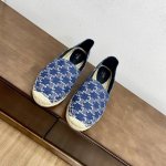 Celine 赛琳经典凯旋门印花渔夫鞋 经典款怎么穿都不腻 而且超适合春夏穿 随便搭都好看 带点小尖头看起来更加修长精致 搭配c家标志性凯旋门logo很有辨识度