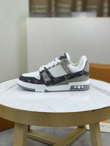 工厂价 新款 原单系列 顶级版本 2024Louis*Vuitto* LV Traine 走秀款TRAINER 大底和面料私模 绝对下血本费心思的一款鞋子 自V
