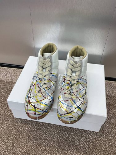 工厂价：普通款女码440/男码460 涂鸦款女码480/ 男码490 maisonmargiela 情侣款系带德训高帮鞋 Mm6 马吉拉平底圆头涂鸦拼色复古休闲