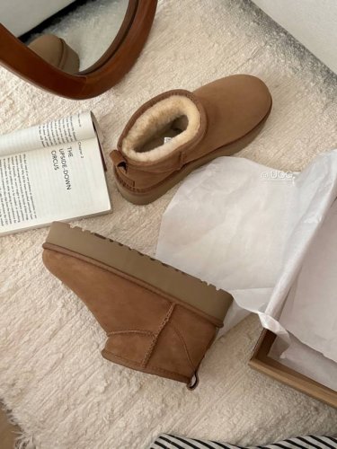 ugg 周冬雨mini厚底3Cm 隆丰原厂a级皮毛一体 高弹大底 时髦又百搭，重点显腿长 码数：35-40#