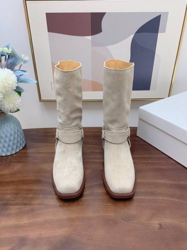高品质出厂 ！Isabel Marant 伊莎贝尔2024 Ss秋冬复古粗跟方头一脚蹬筒靴短靴 西部风裸靴主宰 24Ss秀场，牛仔靴无疑是历久弥新的其一鞋款，而