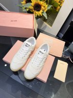 高品质出厂 MiuMiu 缪缪ss24 new arrival～最新款｜德训运动鞋设计像一堆破布头子，缝缝补补又三年的感觉 纯手工制作流苏 这是一款复古做旧流苏