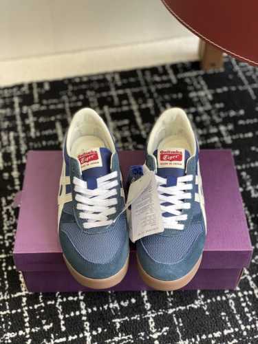 代购级 鬼塚虎 Onitsuka Tiger Ultimate 81 织物系列融合经典设计与现代工艺，打造出兼具复古与时尚的鞋款。织物材质轻盈透气，提供舒适的穿