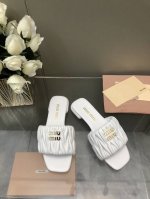 Miumi*2025ss春夏新款平底小羊皮凉鞋拖鞋 顶级版本 Zp开发 原版拆卸 对版菱格纹 秒杀市面普通版本，miumiu真的太少女啦！小羊皮超级软糯 舒适度