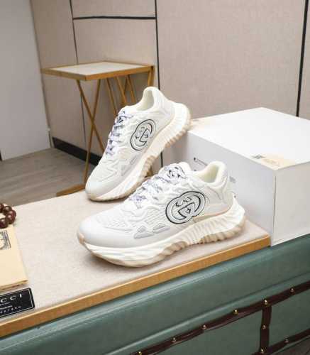 出厂价 Gucci2024年最新款 专柜同步发售，意大利进口原版小牛皮，真皮内里， 凸显高端 贵气 档次 做工考究，鞋底：原厂特供原版底，独家双层活动成型底超级