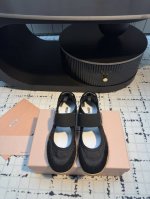 代购级 Miumi* 缪缪 25Ss 春夏新款 阿甘鞋休闲运动鞋 玛丽珍魔术贴运动鞋 太好看啦！大爆款再次来袭，魔术贴的设计真的是可可爱爱！Miumiu最新爆款