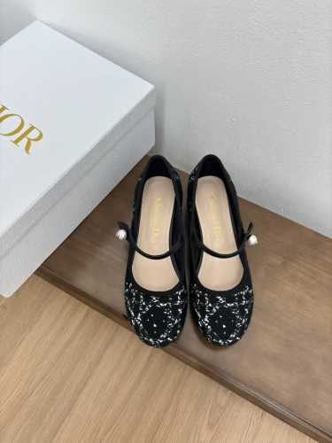 Dior 迪奥 24 2024 早春新品 顶级版本 专柜主打新款 圆头藤格纹珍珠芭蕾粗跟鞋硬货上新 代购级别！高级感十足！国内外博主刷爆的一款，复古又时髦 上脚
