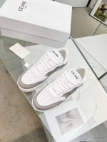 出厂价Pp 赛琳 Celine 2025春夏新款Block Triomphe凯旋门运动鞋系列上新鞋面采用原版定制头层牛皮鞋身带有品牌元素压花图案，鞋头冲孔设计穿