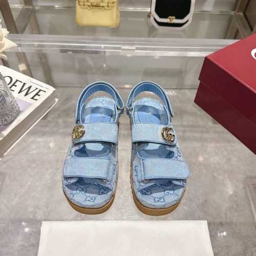 8838-1 蓝 35-42 Gucci现代设计美学探索独特匠心之路，巧妙融合品牌经典元素与备受喜爱的品牌标识。这款凉鞋缀饰备受喜爱的双G造型配件，为整个设计注