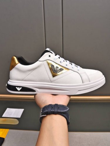 品牌：阿玛尼标准码：男码38–44 45可定制材料：原版牛皮，透气羊里 特供大底款式类别：男士时尚休闲板鞋 低调奢华！颜色：实物图片色