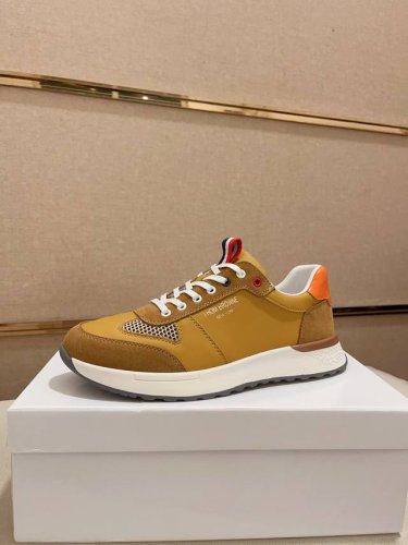 工厂价 高端版羊皮里 thom browne 汤姆 布朗 new york 汤姆再上爆款！这个邪魅酷感的新锐品牌 让我们在这个夏天有了放松 时髦 个性的新选择