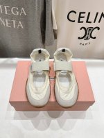 高版本出厂 MiuMiu 缪缪2025ss最新款厚底休闲运动鞋 阿甘鞋德训鞋休闲**百搭潮鞋，新出的舒适度真的让人一整个心都融化厚底帆布设计时尚简约高级可随意搭