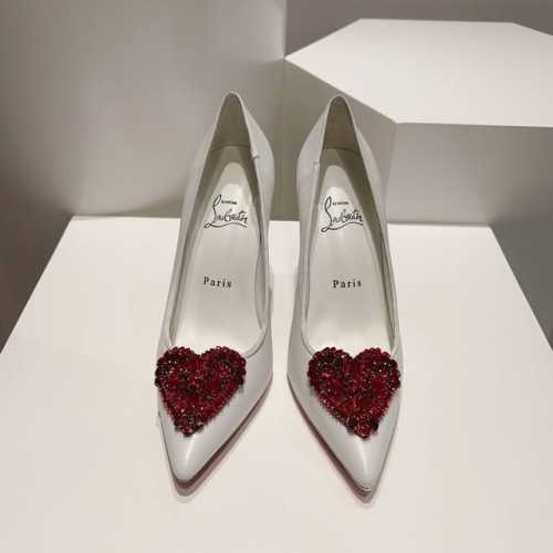 顶级版 原版盒P430 christian Louboutin | 2023S原版做货重工Cl 七夕限定心型宝石高跟鞋～ 鞋面：Lkate Love 高跟鞋采用