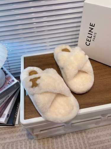 冲量价: Celine 塞琳 秋冬新款毛毛鞋 赛琳又让我重新爱了它一次！这季节美鞋太多这款毛拖真的是让我无法自拔真太可爱了～ 面料：欧洲进口羊毛，鞋面和踮脚lo