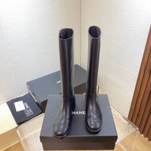 2054新款chanel高版本长靴，面料头层进口小牛皮，内里进口牛皮，纹路细腻，柔软透气，上脚轻盈舒适，，码数5-40，40定做 欢迎订购！！